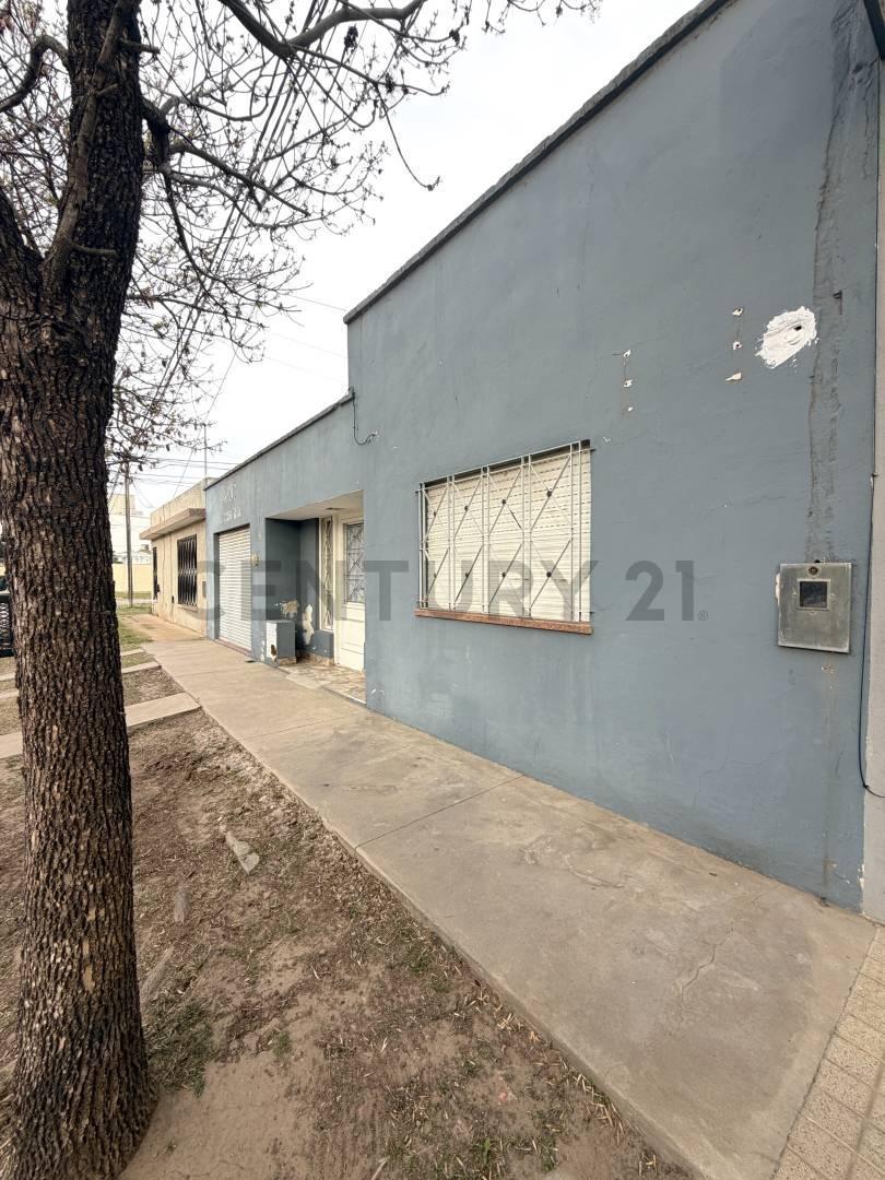 Foto de Casa 2 dormitorios - 5 ambientes - Con potencial de renovación. VENADO, imagen 2
