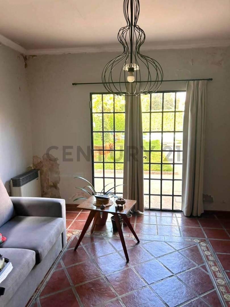 Foto de CASA 3 DORMITORIOS - PISCINA - ZONA CENTRO. VENADO TUERTO, imagen 2