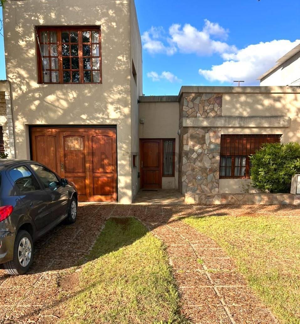 Foto de CASA 3 DORMITORIOS - PISCINA - ZONA CENTRO. VENADO TUERTO, imagen 1