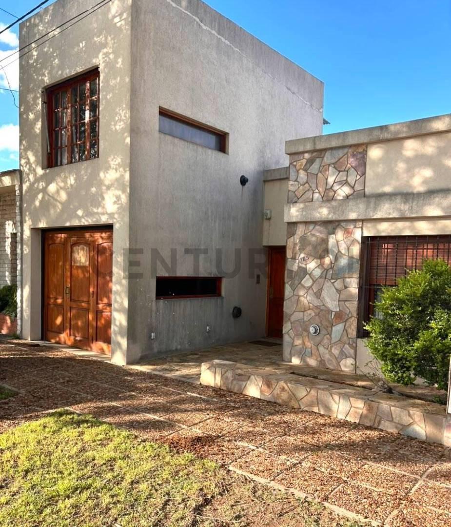 Foto de CASA 3 DORMITORIOS - PISCINA - ZONA CENTRO. VENADO TUERTO, imagen 4