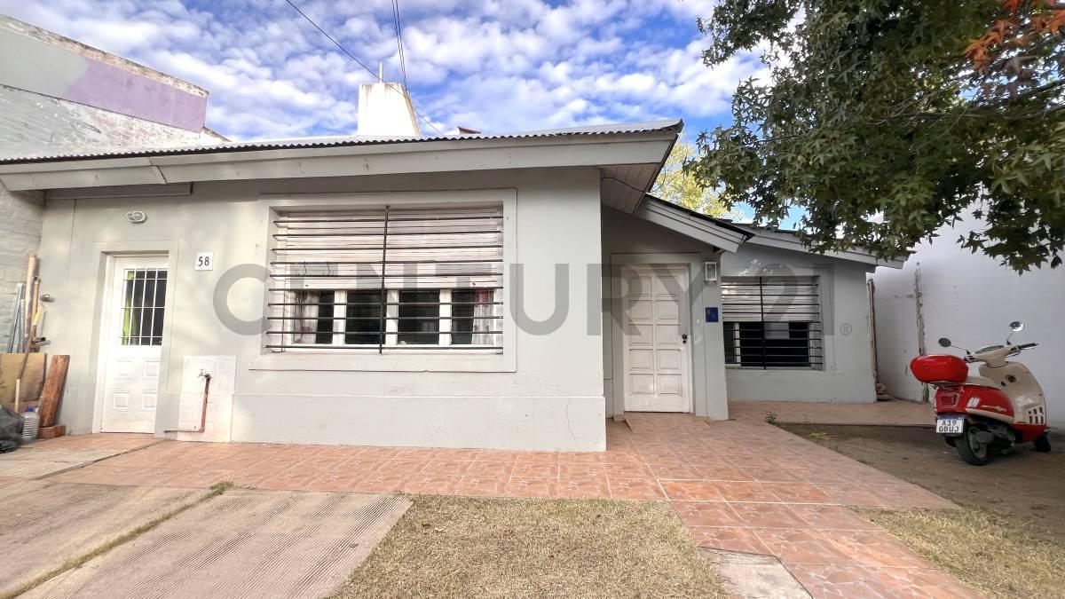 Foto de Casa de 4 habitaciones con patio y parrillero. VENADO TUERTO., imagen 2