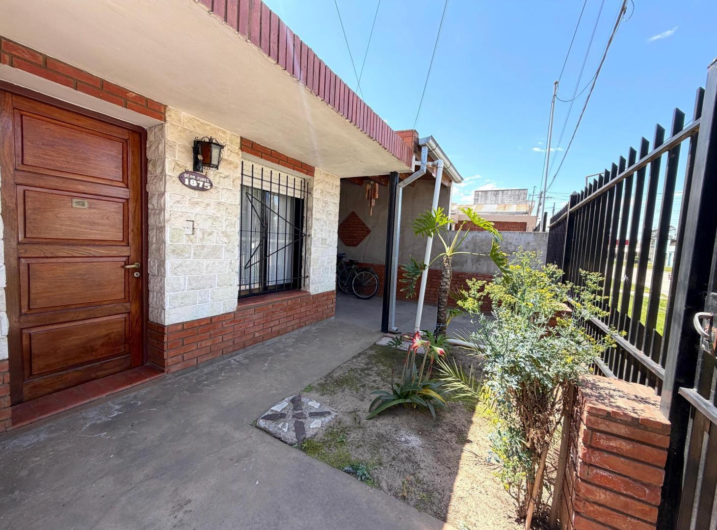 Foto de Casa de estilo tradicional 2 dormitorios con patio en Venado Tuerto, imagen 4