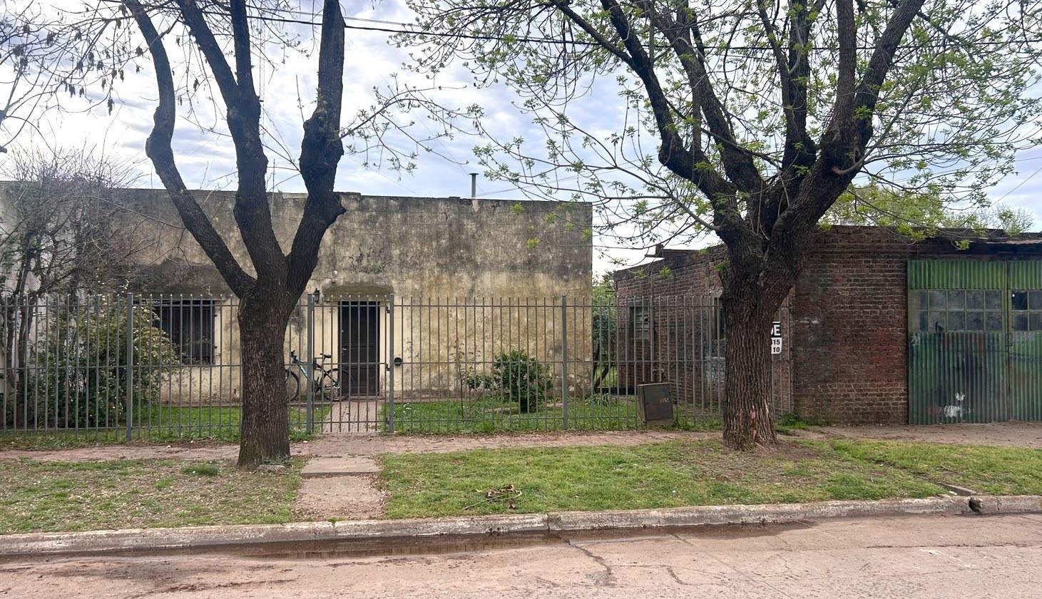 Foto de Casa + Galpón en VENTA- Santa Isabel, imagen 2