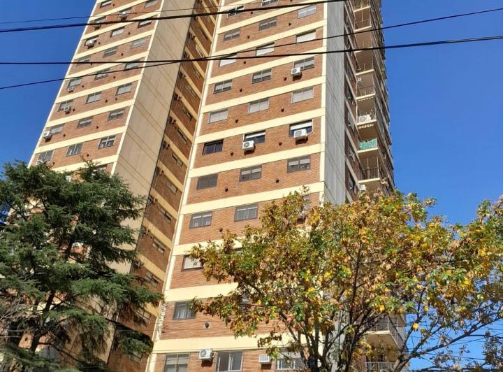 Dpto 5 ambientes reciclado a nuevo muy luminoso 4
