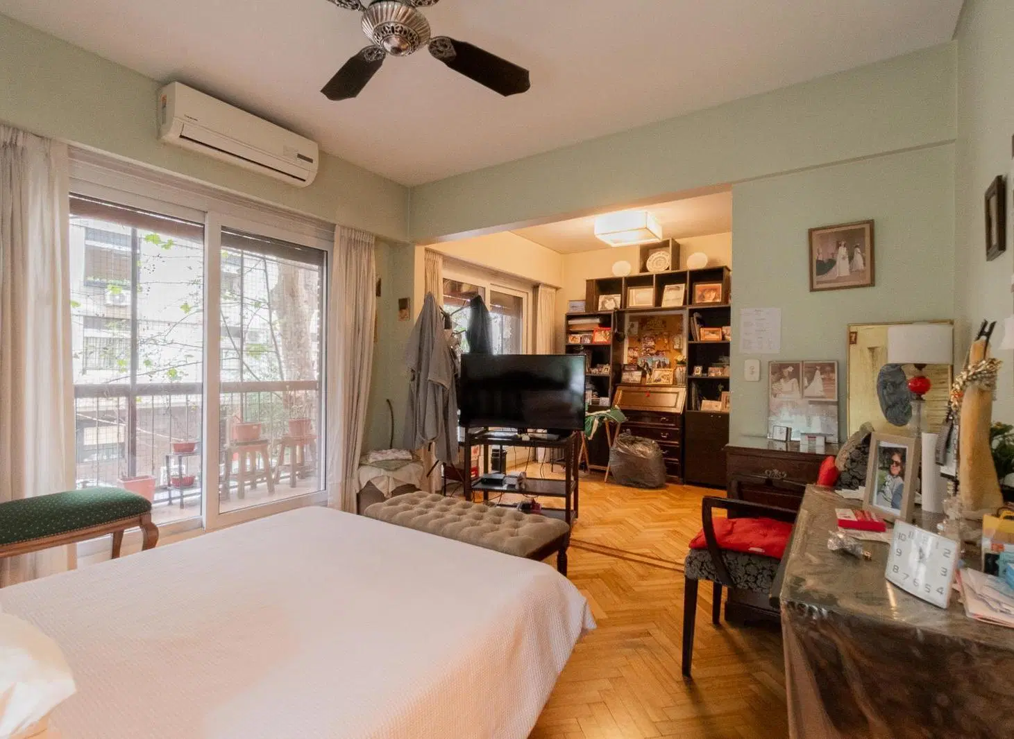 Excelente 5 ambientes en venta con cochera fija y cubierta, patio y balcón! 4