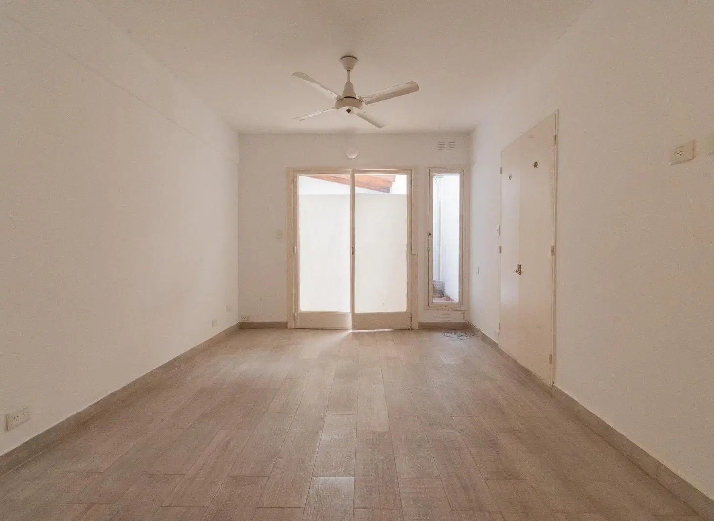 Hermoso monoambiente con patio cerrado! Apto Profesional y Bajas Expensas! Bulnes 1950 4