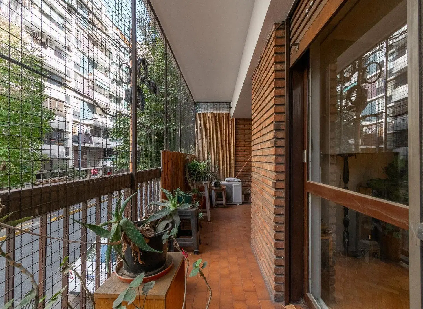 Excelente 5 ambientes en venta con cochera fija y cubierta, baulera, patio y balcón! 4