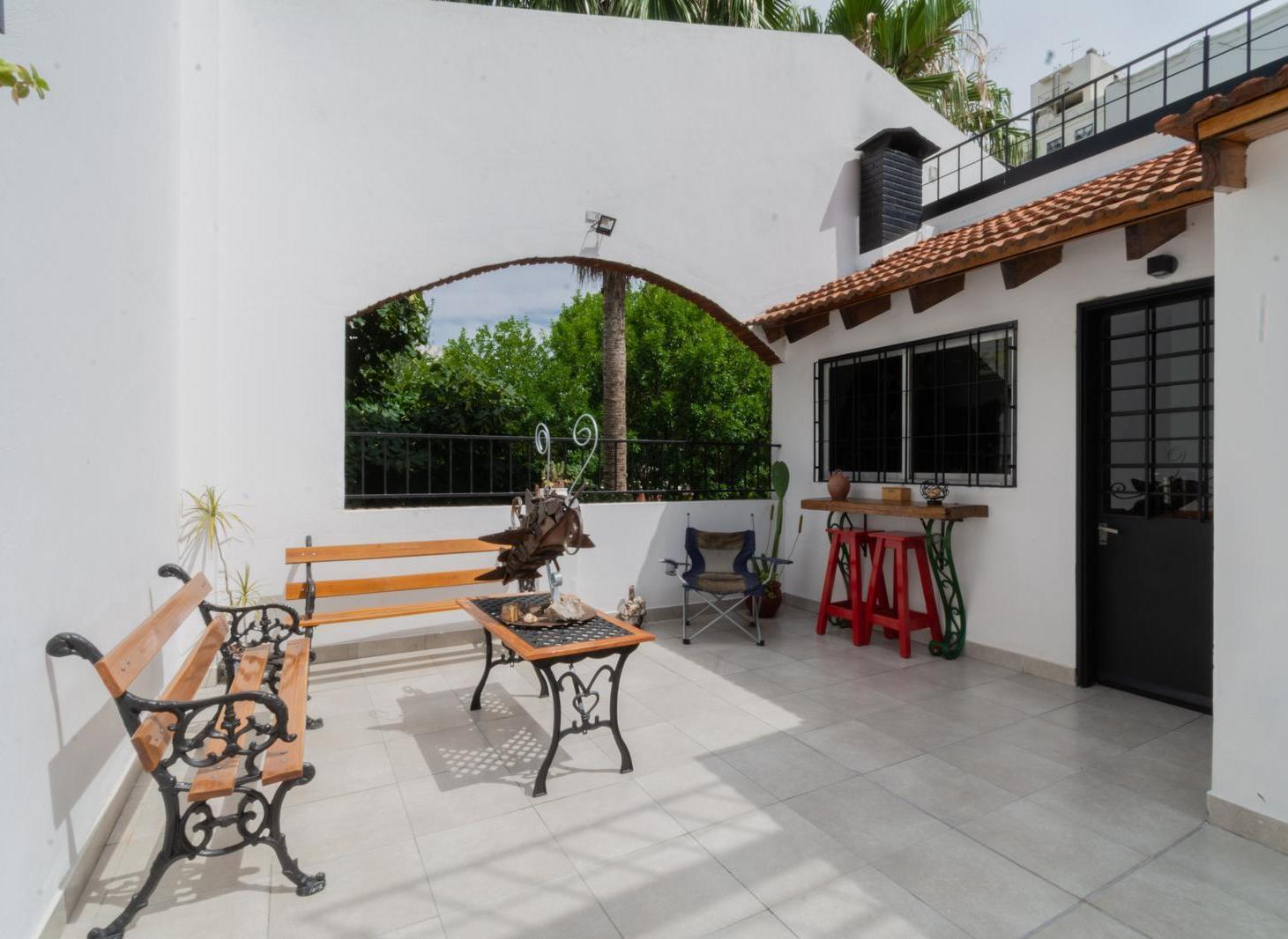 Foto de Hermosa casa en venta en Mendoza y Melián!, imagen 2