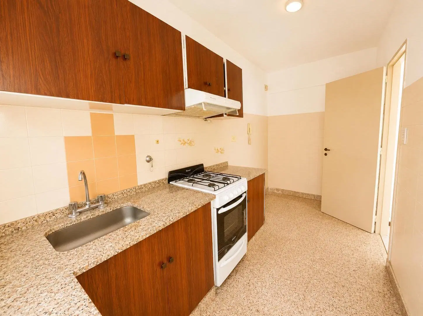 DEPARTAMENTO 2 DORM C/COCHERA EN CENTRO 3