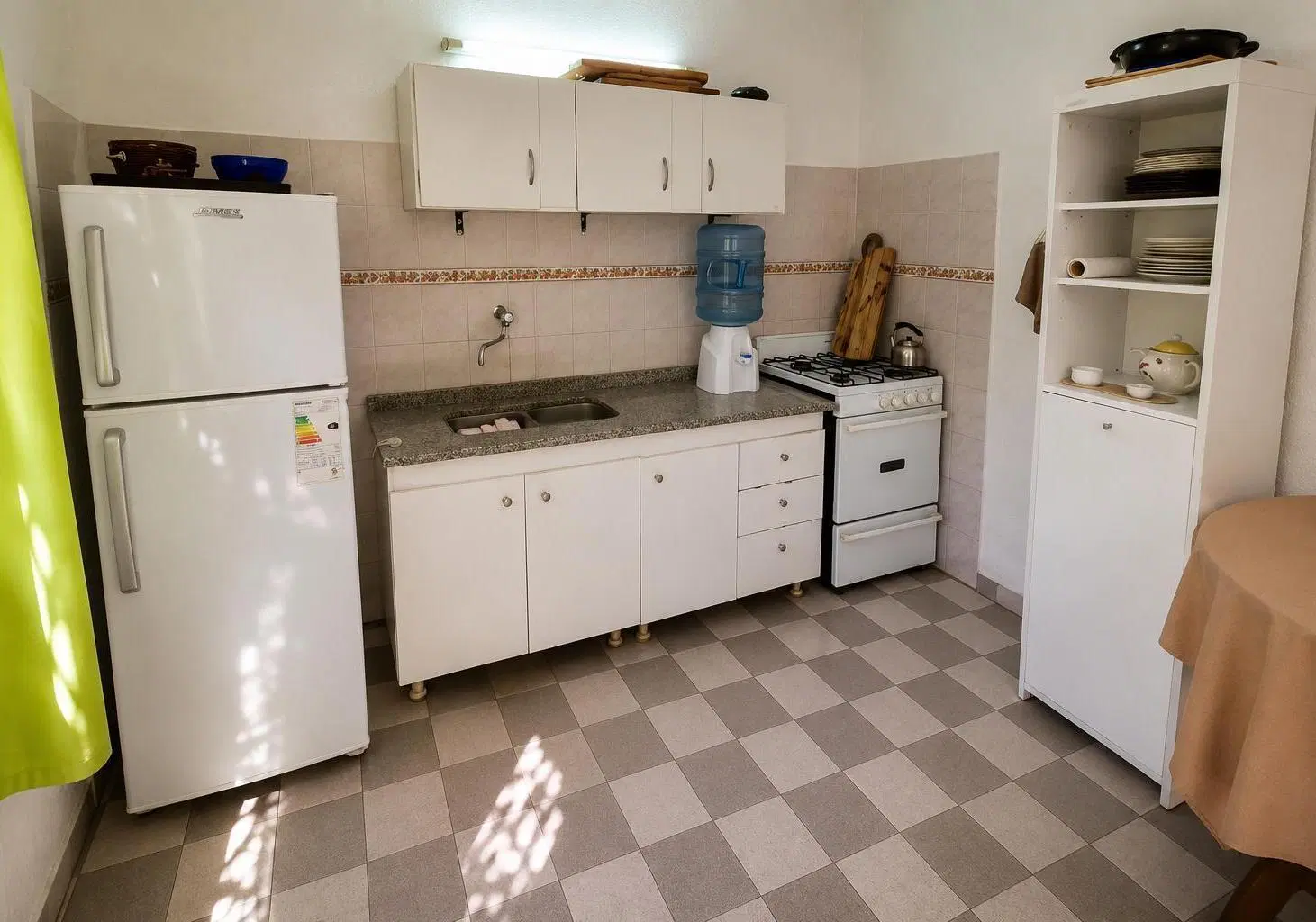 CASA 1 DORMITORIO EN VENTA EN FUNES 2