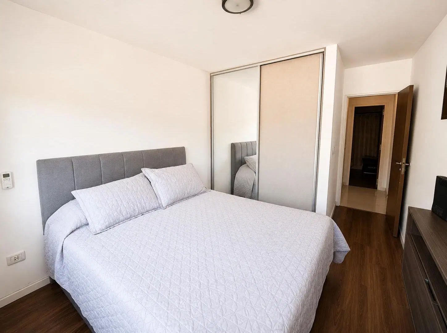 DEPARTAMENTO 1 DORMITORIO CON COCHERA EN VENTA EN ABASTO 3