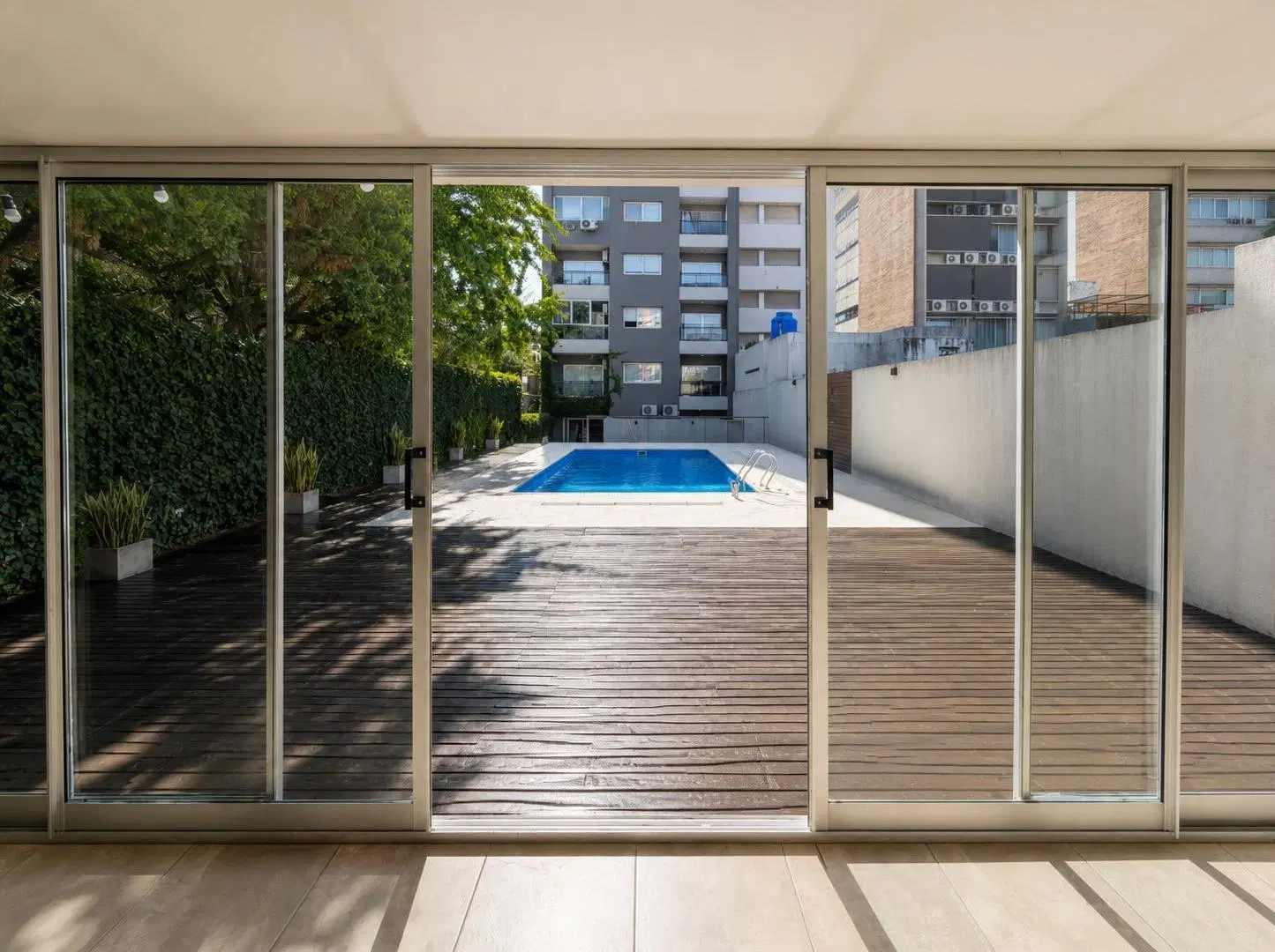 DEPARTAMENTO 1 DORMITORIO CON COCHERA EN VENTA EN ABASTO 5