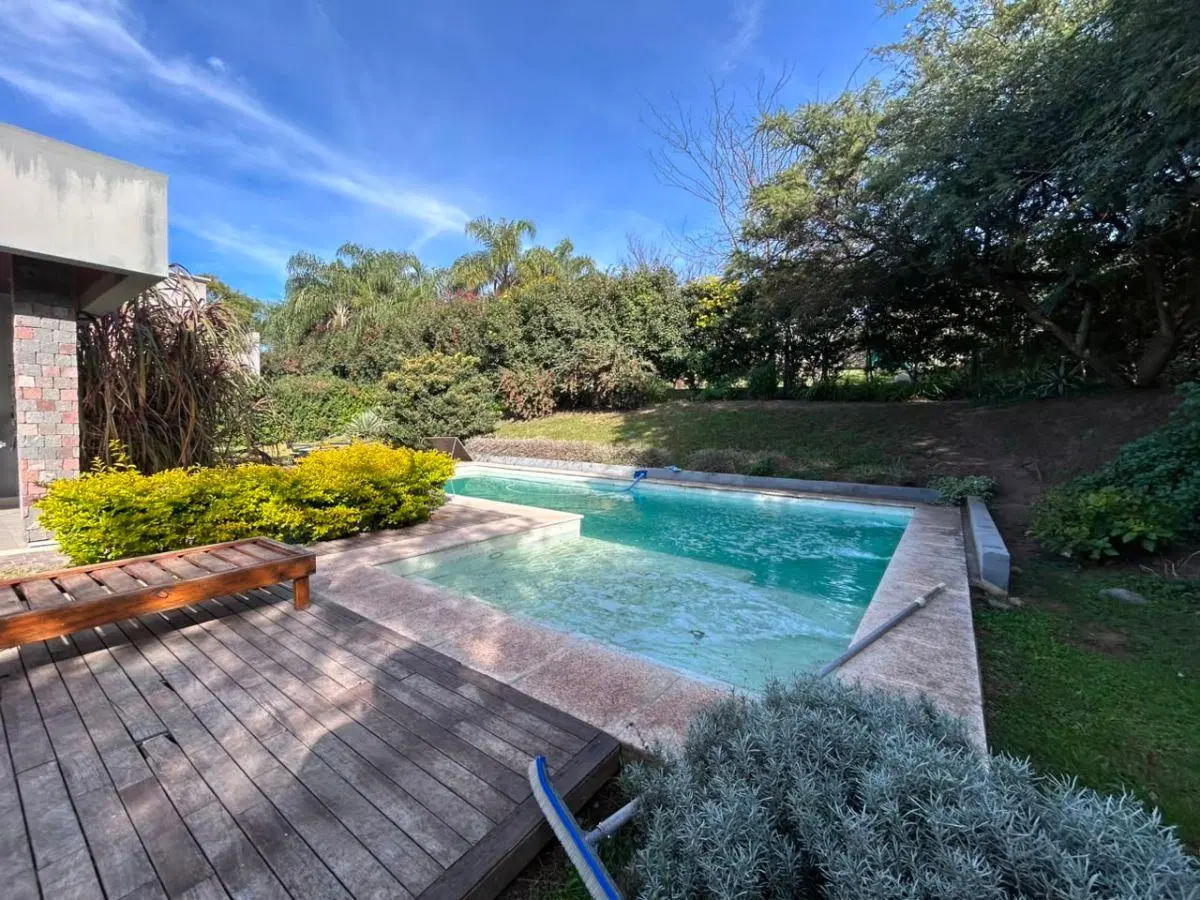 VENTA CASA COUNTRY LA RUFINA 3 DORMITORIOS 4