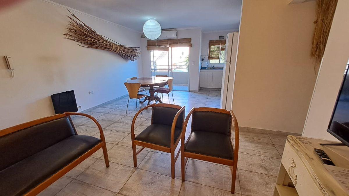 Foto de DEPARTAMENTO CON COCHERA EN VENTA 3 DORM VILLA CARLOS PAZ CENTRO, imagen 1