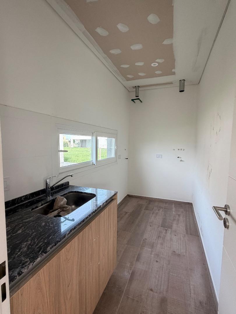 Foto de CASA A ESTRENAR 5 AMB. BARRIO SAN SIMÓN, imagen 5