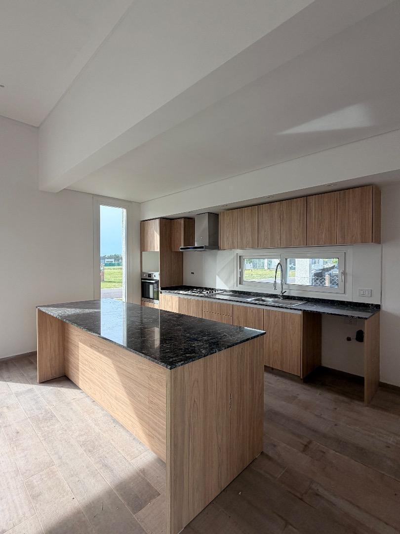 Foto de CASA A ESTRENAR 5 AMB. BARRIO SAN SIMÓN, imagen 4