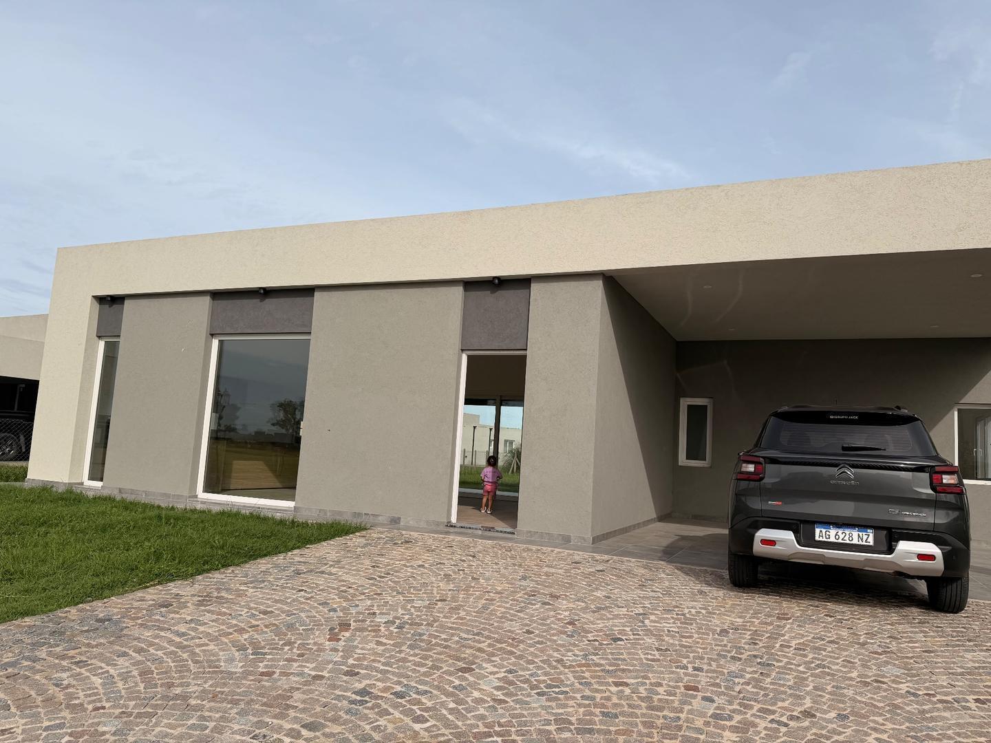 Foto de CASA A ESTRENAR 5 AMB. BARRIO SAN SIMÓN, imagen 1