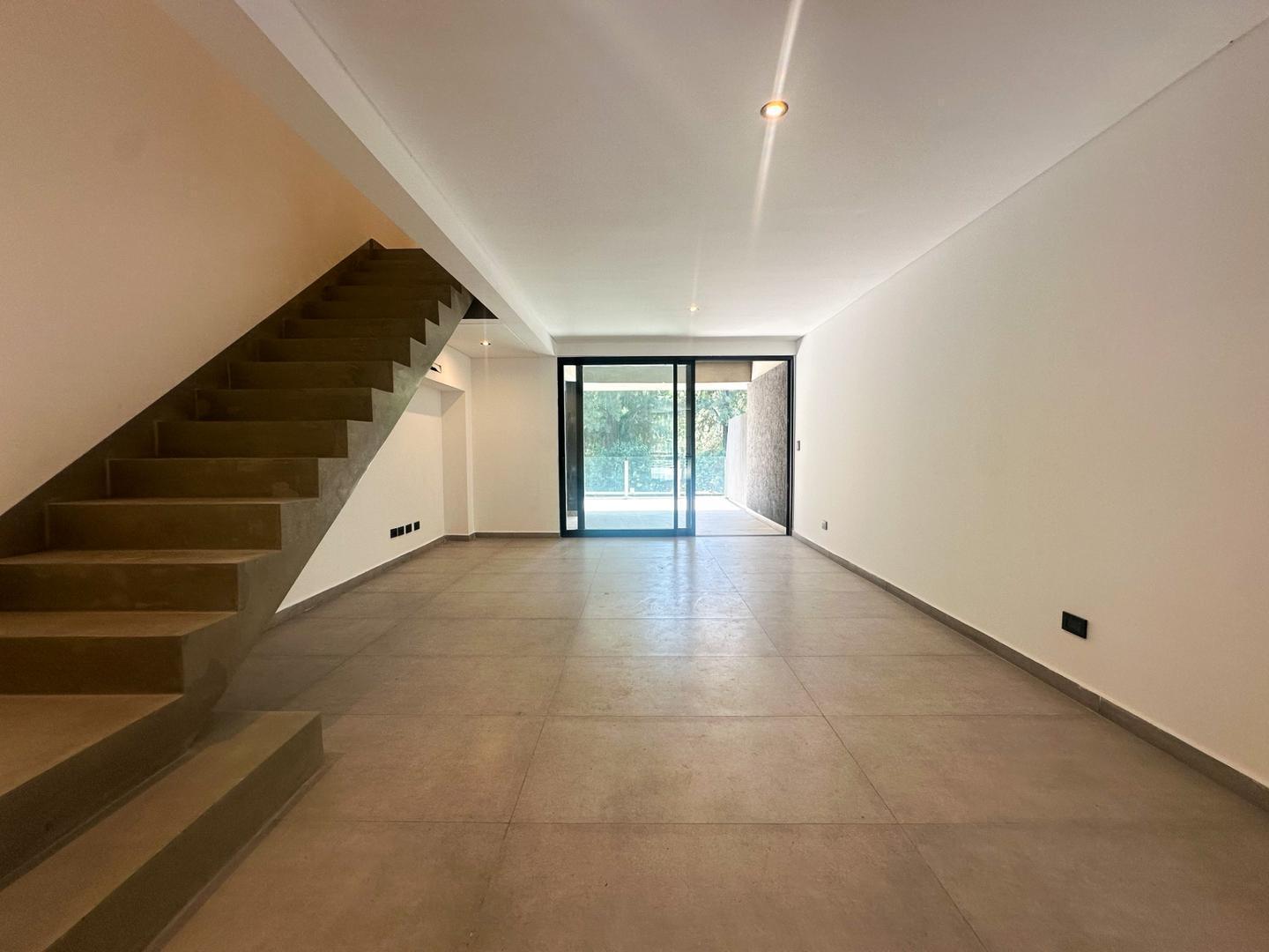 DUPLEX EN VENTA 4 AMBIENTES CANNING