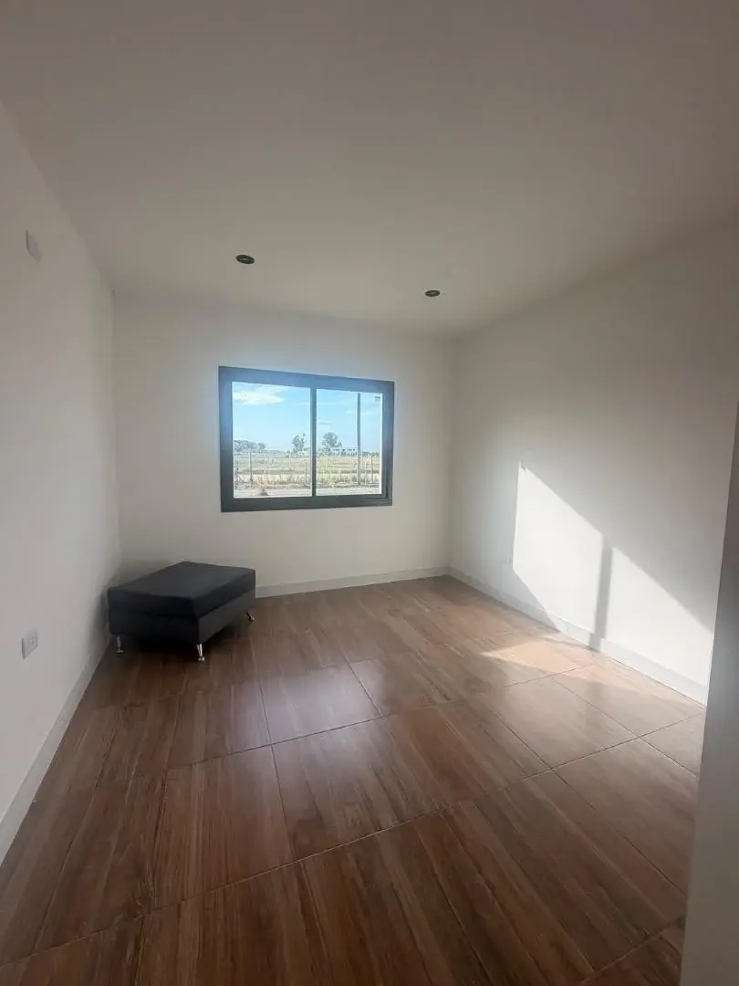 CASA A LA VENTA HORIZONTES AL SUR, FINANCIA 50%!! 4