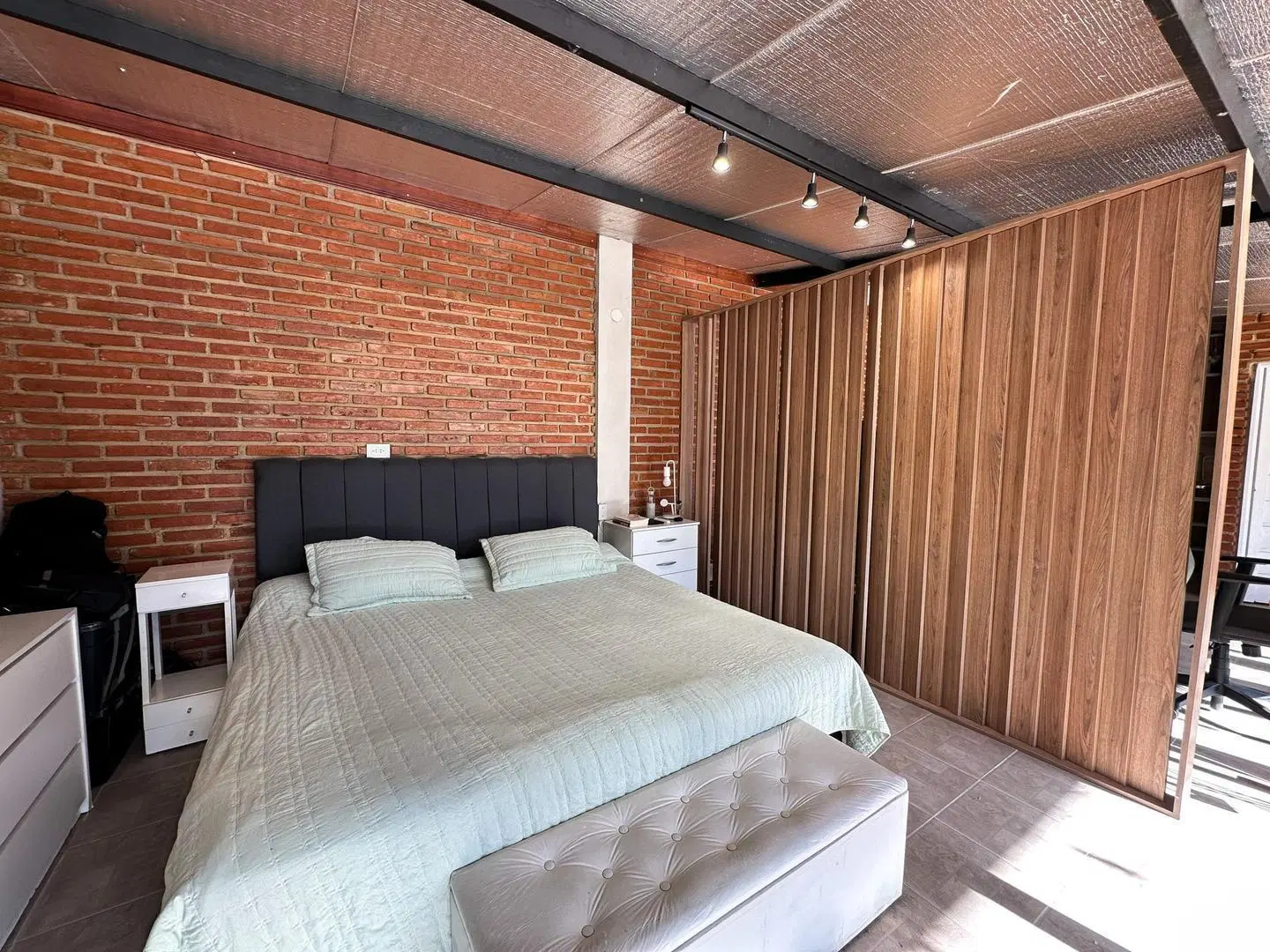 VENTA CASA 3 AMBIENTES LUIS GUILLON -PILETA 5