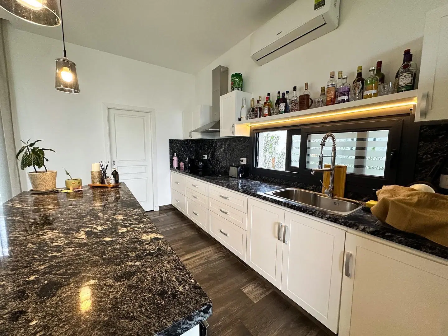 CASA MODERNA A LA VENTA EN TERRALAGOS 4