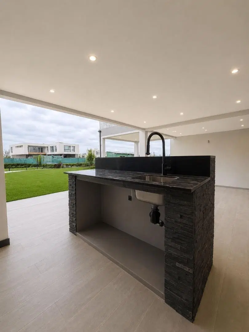 CASA A ESTRENAR EN TERRALAGOS 5