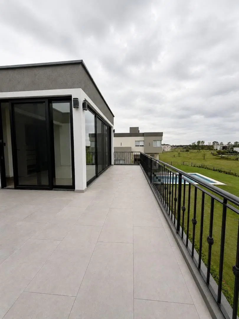 CASA A ESTRENAR EN TERRALAGOS 4