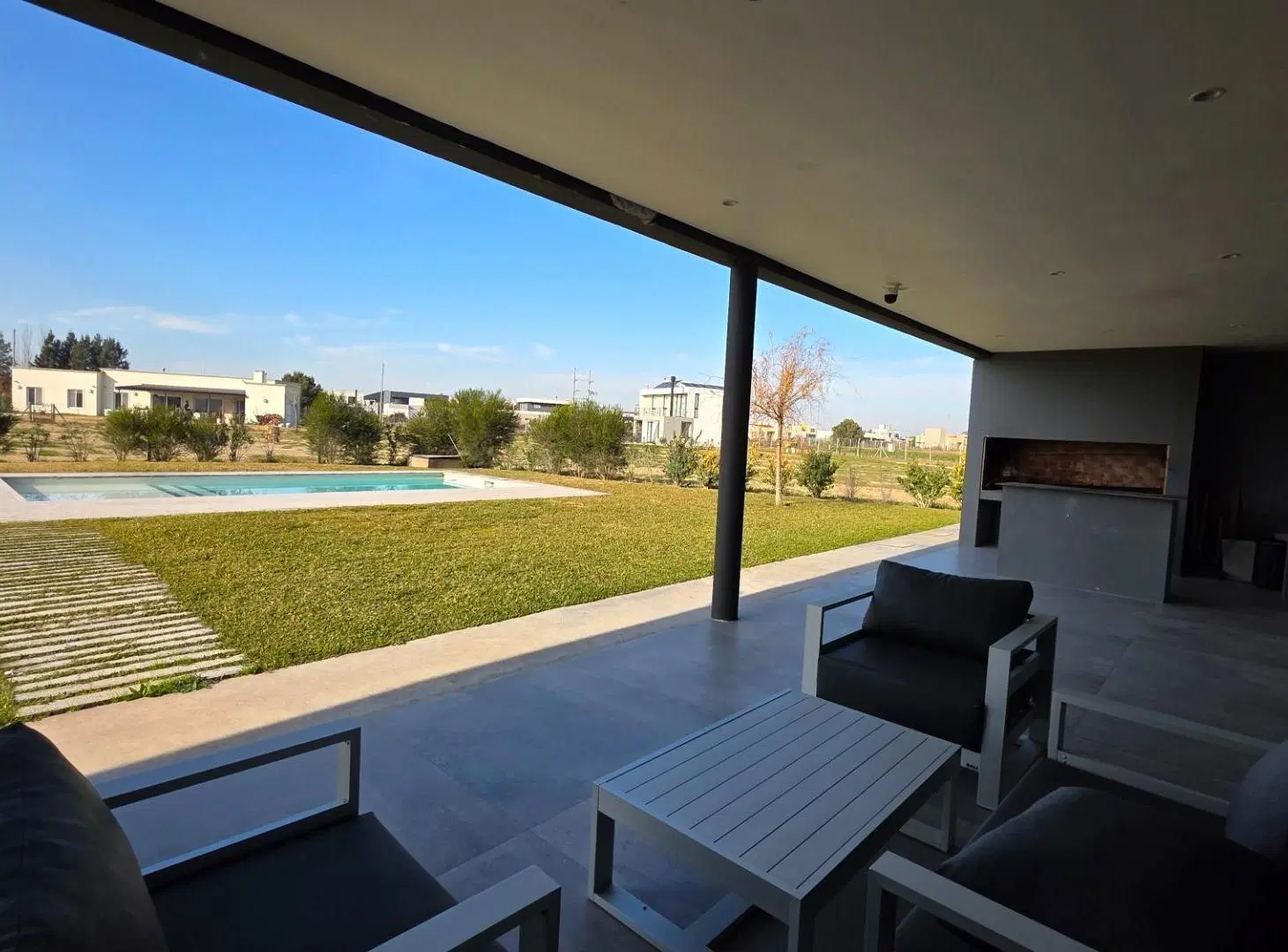 Alquiler Casa de 5 habitaciones La Alameda canning 4