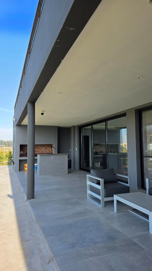Foto de Alquiler Casa de 5 habitaciones La Alameda canning, imagen 1