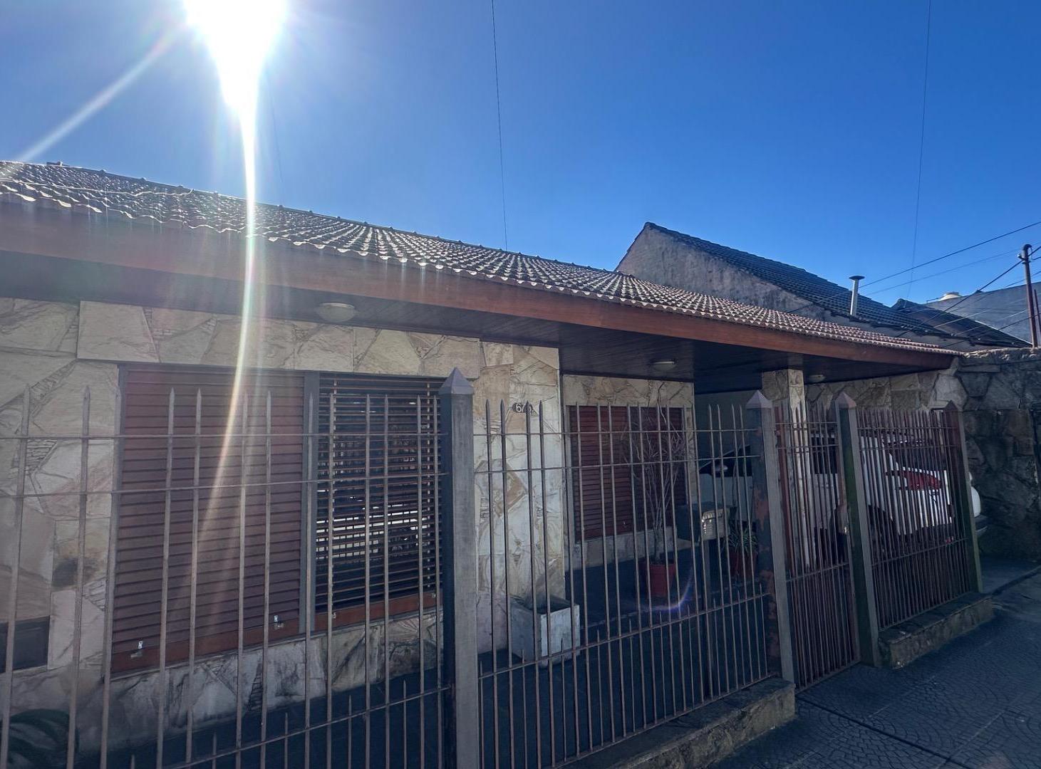 Foto de CASA 3 AMBIENTES EN VENTA EN MONTE GRANDE APTA CREDITO, imagen 1