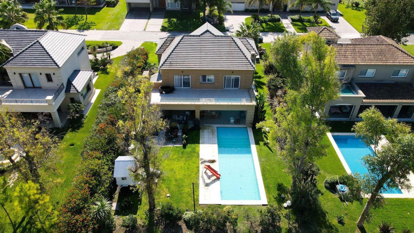 Foto de CASA 4 DORMITORIOS PREMIUM!! ST THOMAS ESTE OESTE, imagen 3
