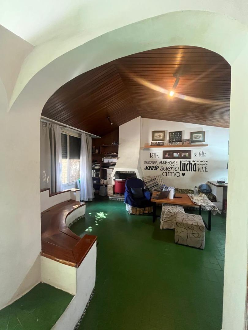 Foto de CASA EN VENTA 5 AMBIENTES TEMPERLEY, imagen 3