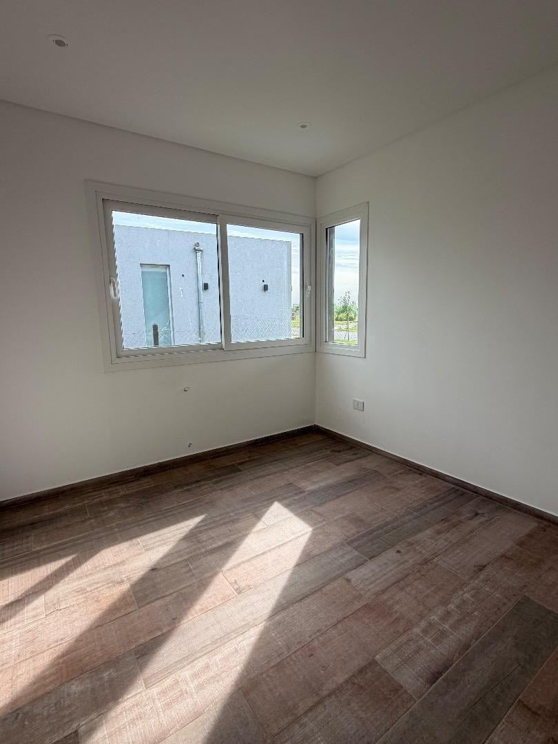 Foto de CASA A ESTRENAR 5 AMB. BARRIO SAN SIMÓN, imagen 4