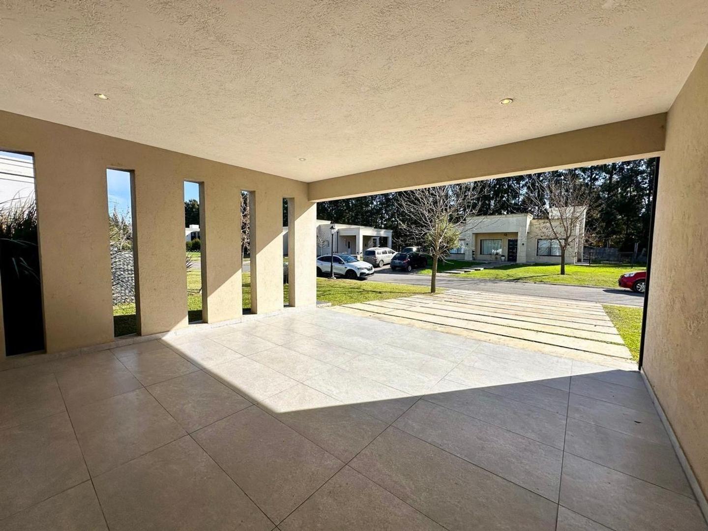 Foto de CASA A LA VENTA EN BARRIO SANTA INES. CERCA DEL INGRESO, imagen 1