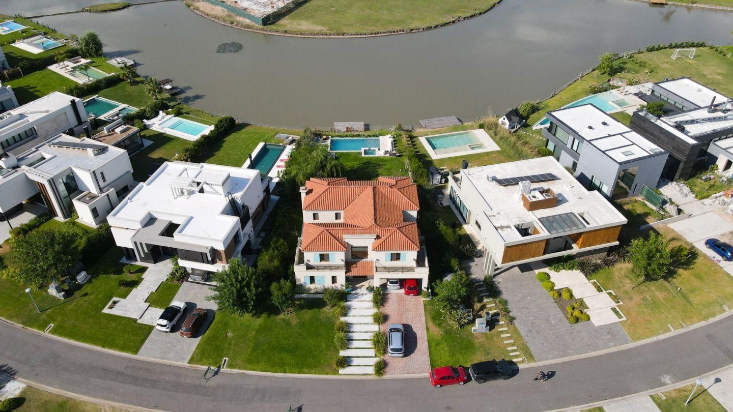 Foto de CASA EN VENTA 5 AMBIENTES A LA LAGUNA EN CANNING, imagen 1