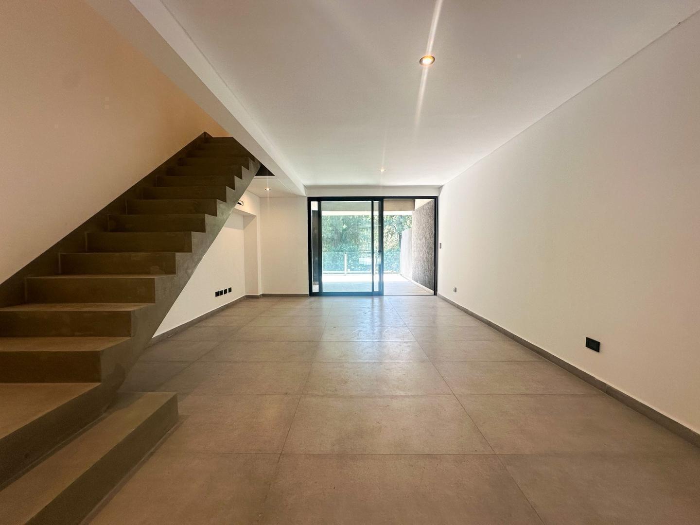 Foto de DUPLEX EN VENTA 4 AMBIENTES CANNING, imagen 1