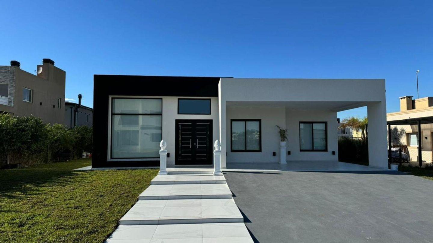 Foto de HERMOSA CASA A LA VENTA EN LAGOS DE CANNING, imagen 3