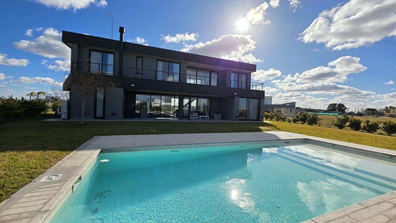 Foto de CASA DE DISEÑO MODERNO EN LA ALAMEDA CANNING, imagen 1