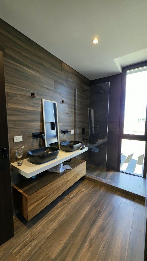 Foto de CASA DE DISEÑO MODERNO EN LA ALAMEDA CANNING, imagen 5