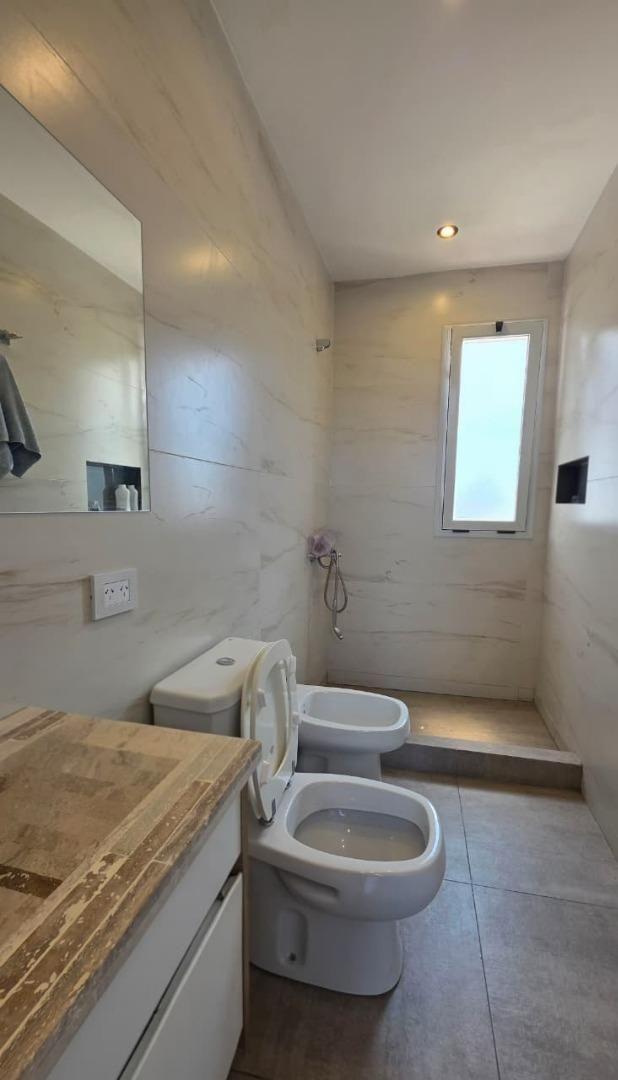 Foto de CASA 5 AMBIENTES EN VENTA PRESIDENTE PERON BARRIO LA ALAMEDA, imagen 2