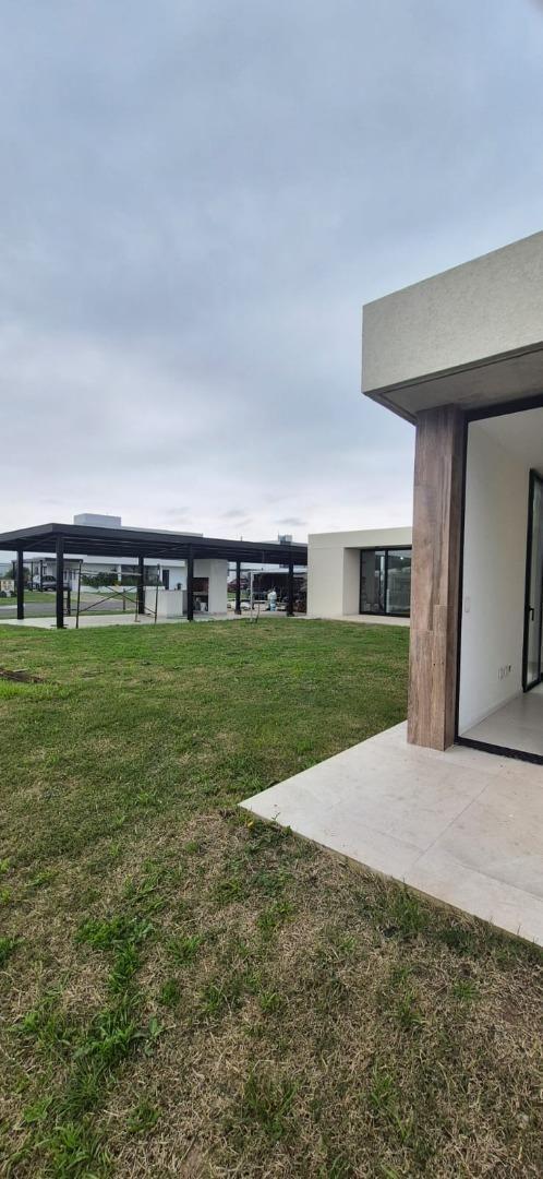 Foto de CASA 4 AMBIENTES EN VENTA PRESIDENTE PERON BARRIO LA ALAMEDA, imagen 3