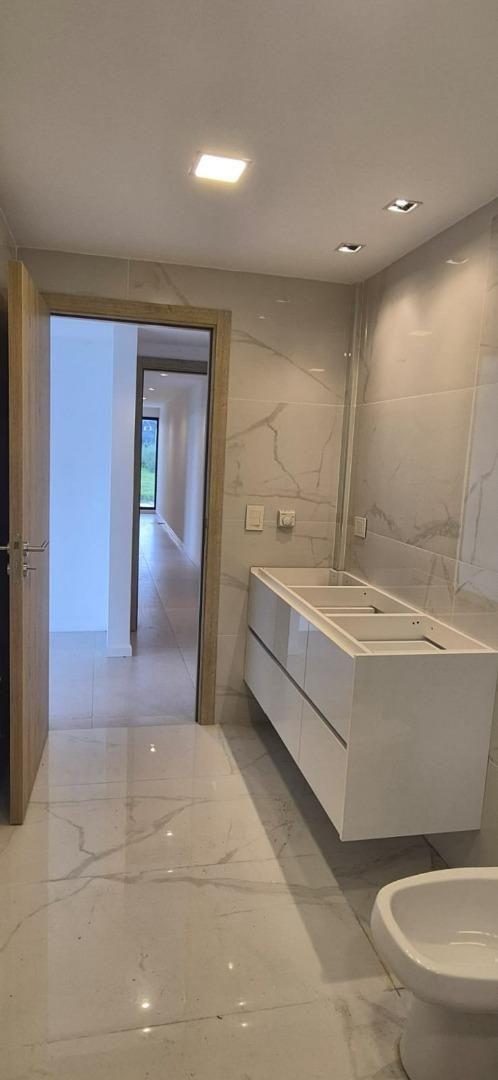 Foto de CASA 4 AMBIENTES EN VENTA PRESIDENTE PERON BARRIO LA ALAMEDA, imagen 1