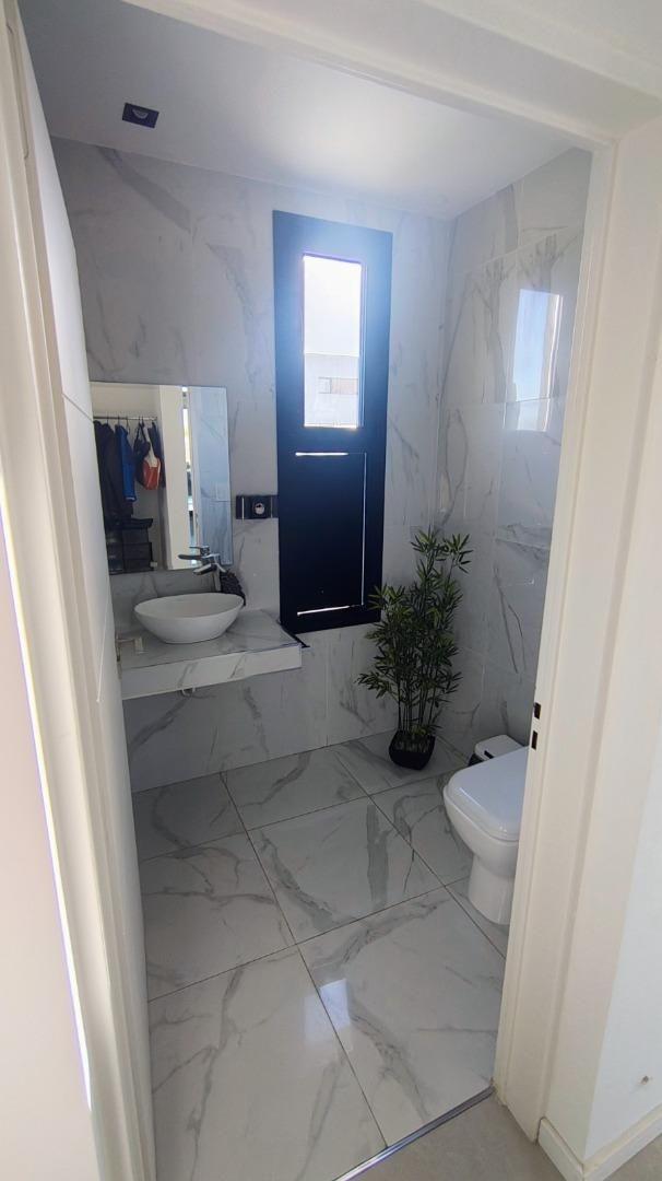 Foto de CASA 5 AMBIENTES EN VENTA PRESIDENTE PERON BARRIO LA ALAMEDA, imagen 2