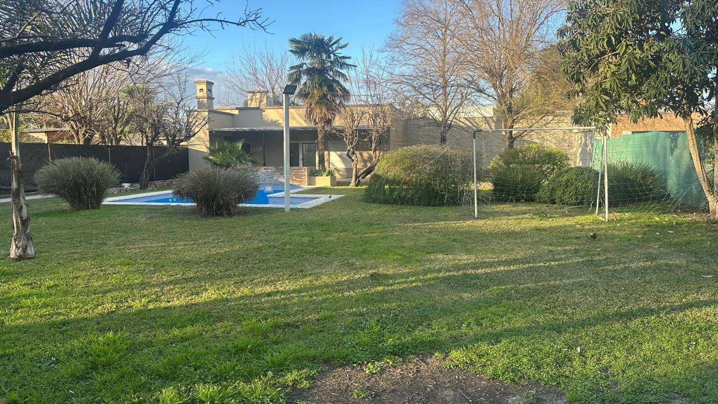 Foto de CASA 3 AMBIENTES EN ALQUILER EN LA UNION, EZEIZA CON PILETA, imagen 1