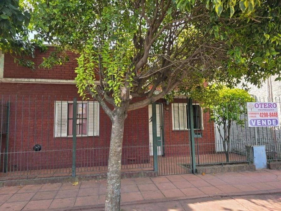 Foto de CASA SOLIDA A 3 CUADRAS DE AV. ANTARTIDA ARGENTINA, imagen 2