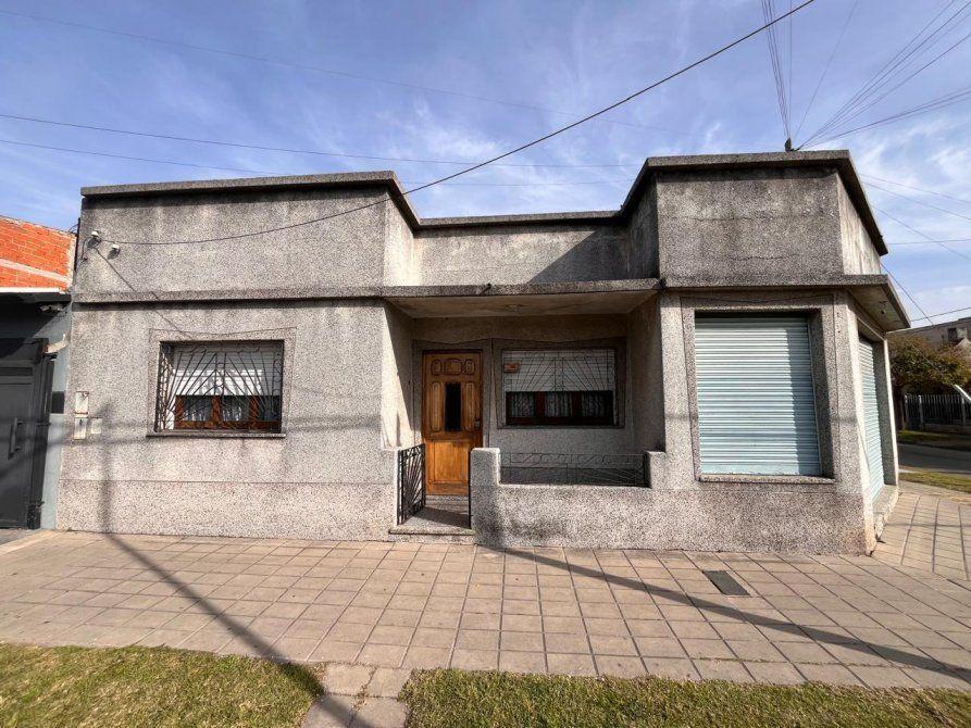Foto de EXCELENTE UBICACION, CASA AMPLIA + LOCAL + LOTE LIBRE, imagen 2