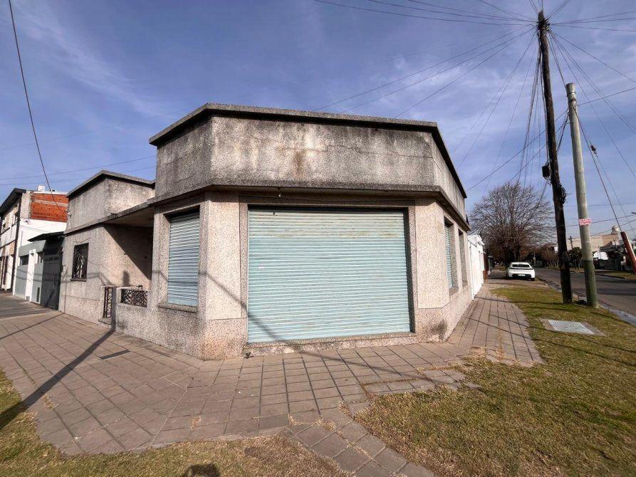 Foto de EXCELENTE UBICACION, CASA AMPLIA + LOCAL + LOTE LIBRE, imagen 3