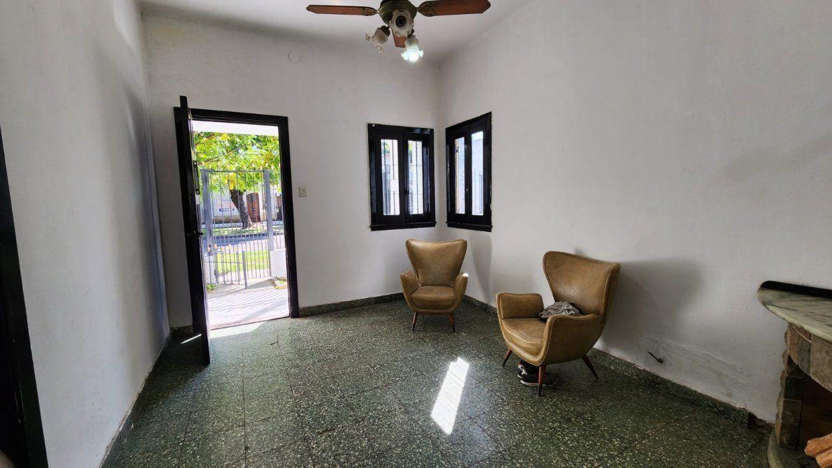 Foto de CASA AMERICANA EN EXCELENTE UBICACION, imagen 1