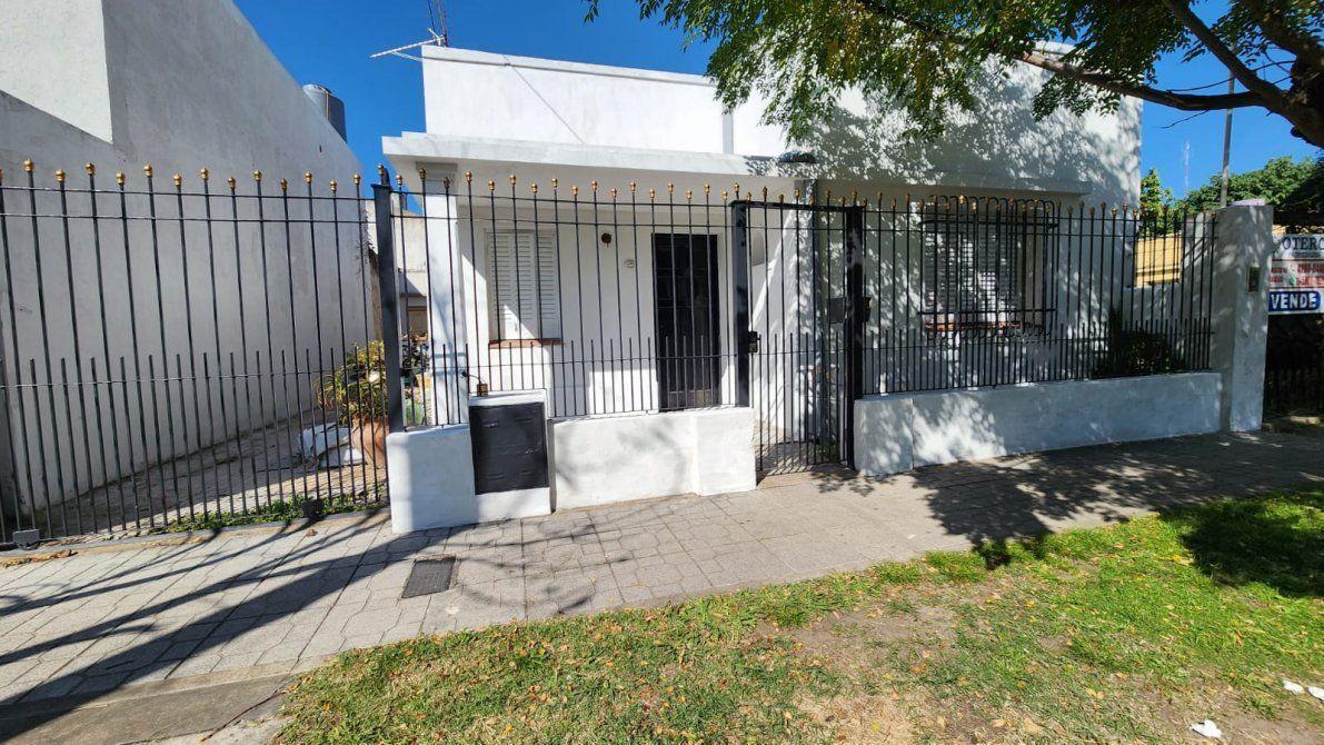 Foto de CASA AMERICANA EN EXCELENTE UBICACION, imagen 2