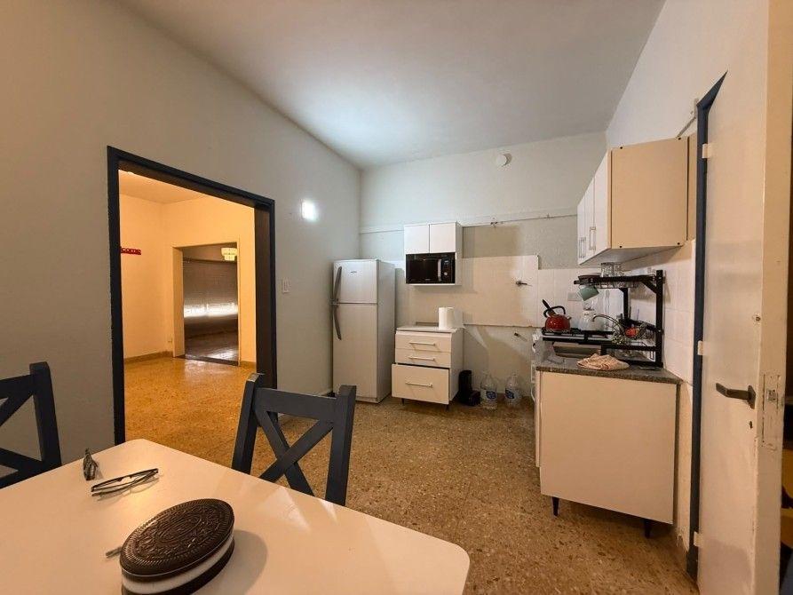Foto de Amplia casa familiar de 5 dormitorios, excelente ubicación  Apta, imagen 5